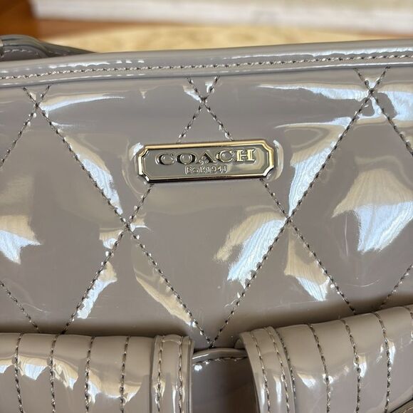 Coach Poppy Liquid Gloss Convertible Crossbody Bag Light Grey Patent Leather - Picture 7 of 16